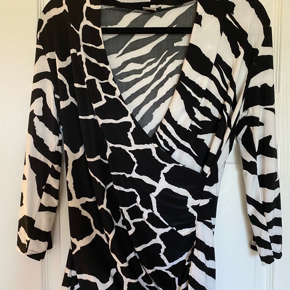 VENUS Black and White Animal Print Blouse